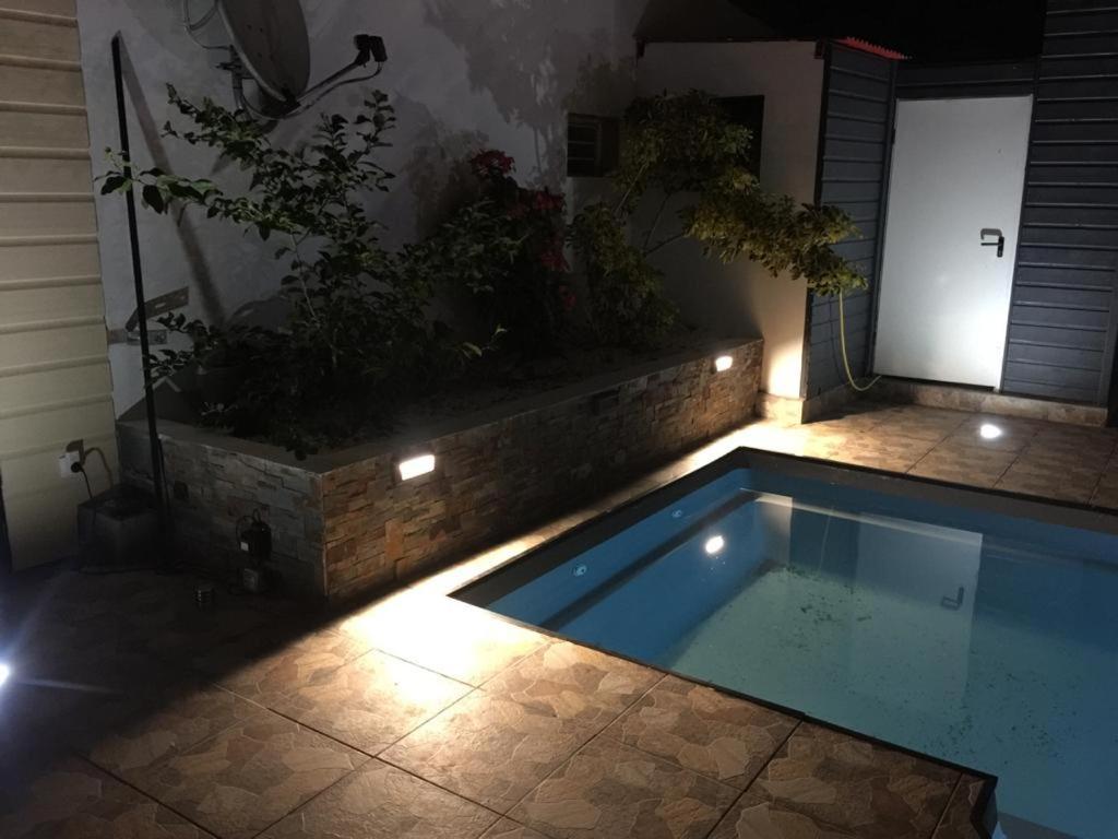 Nicole Residence Avec Piscine Chauffee & Jacuzzi Сент-Андре Экстерьер фото
