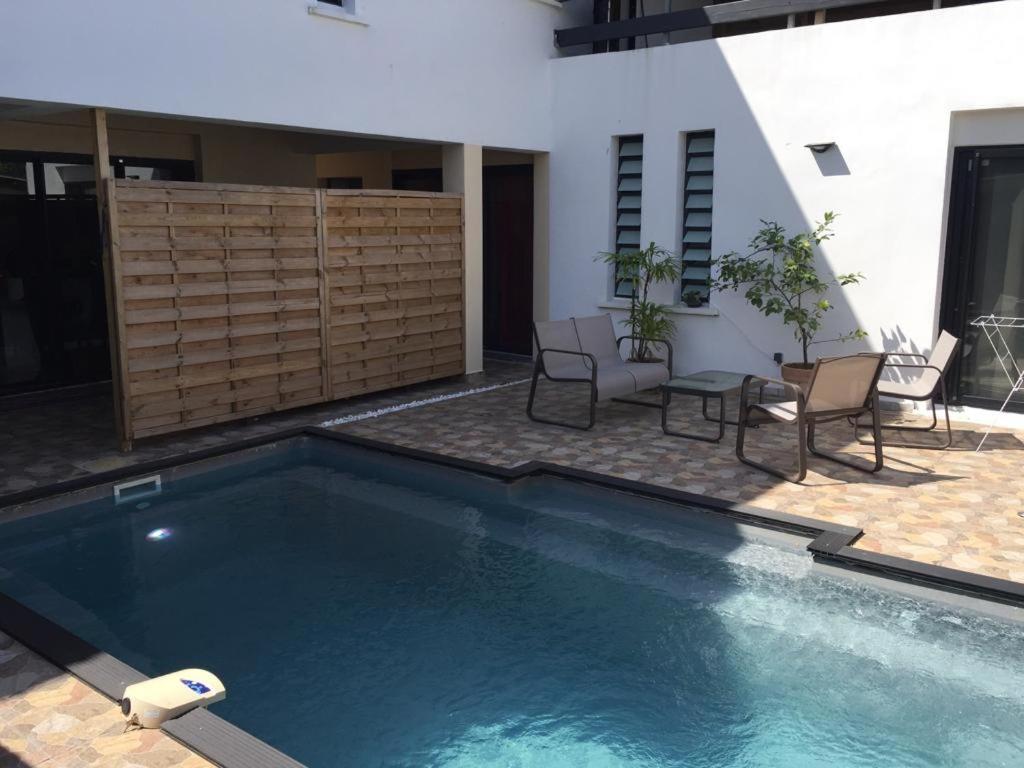 Nicole Residence Avec Piscine Chauffee & Jacuzzi Сент-Андре Экстерьер фото