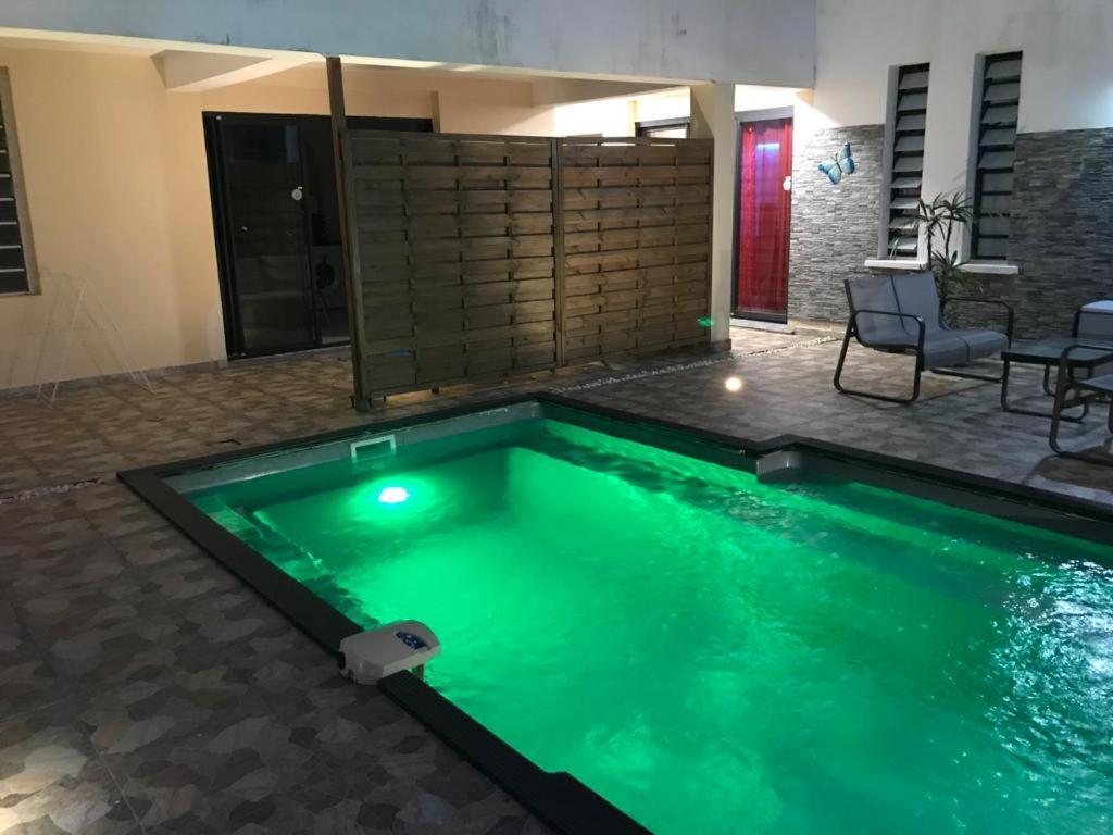 Nicole Residence Avec Piscine Chauffee & Jacuzzi Сент-Андре Экстерьер фото