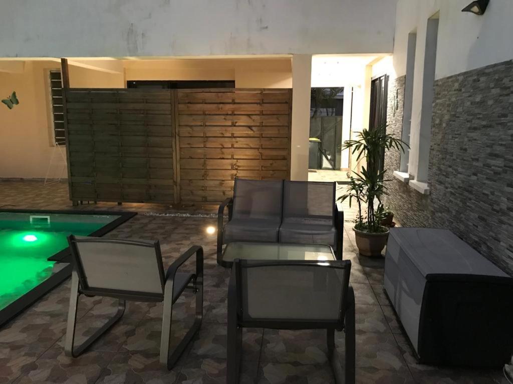 Nicole Residence Avec Piscine Chauffee & Jacuzzi Сент-Андре Экстерьер фото